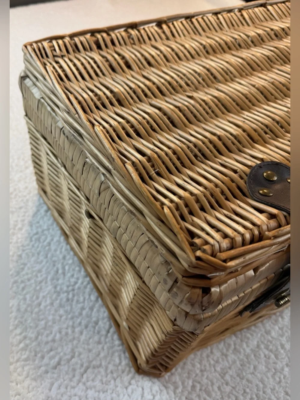 (VTG) Tan/Brown Insulated Woven Rattan Wicker Picnic Basket, OS